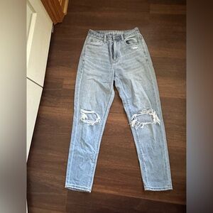 American Eagle mom jean